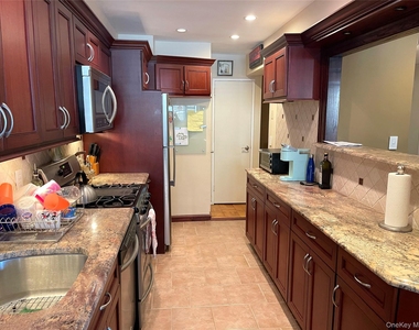 750 Shore Road - Photo Thumbnail 6