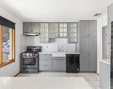 118 Old Tappan Road - Photo Thumbnail 7