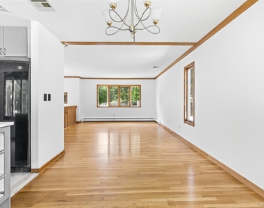 118 Old Tappan Road - Photo Thumbnail 4