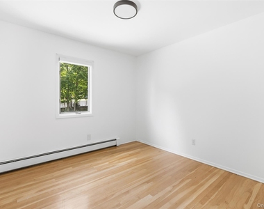 118 Old Tappan Road - Photo Thumbnail 13