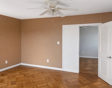 6955 78th Street - Photo Thumbnail 9