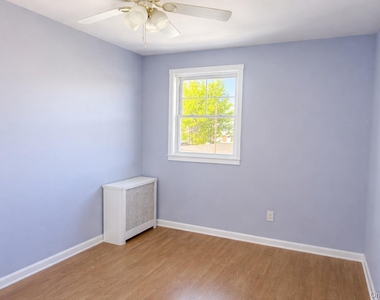 6955 78th Street - Photo Thumbnail 3