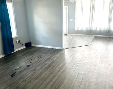 1689 Avenue A - Photo Thumbnail 2