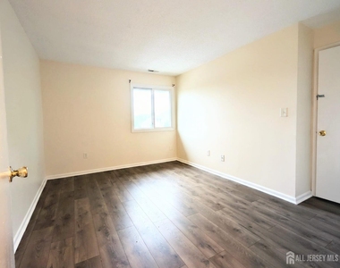2313 Ravens Crest Drive - Photo Thumbnail 3