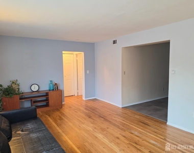 18 Judson Street - Photo Thumbnail 3