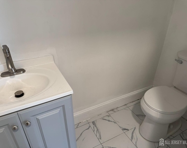266 Sandford Street - Photo Thumbnail 11