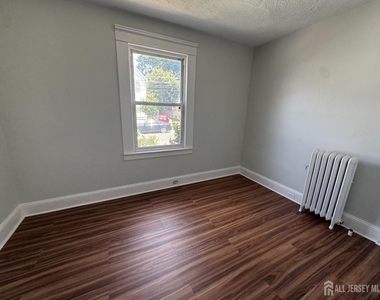 266 Sandford Street - Photo Thumbnail 9