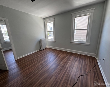 266 Sandford Street - Photo Thumbnail 8