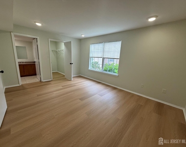 220 Copeley Way - Photo Thumbnail 6