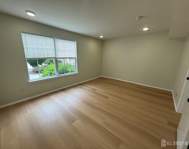 220 Copeley Way - Photo Thumbnail 7