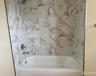 194 Bexley Lane - Photo Thumbnail 20