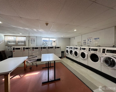 123 S Adelaide Avenue - Photo Thumbnail 20