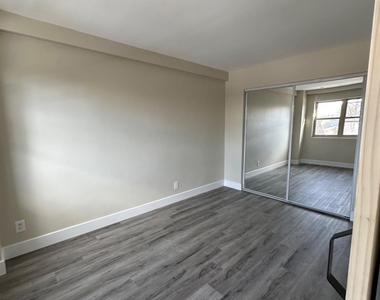 123 S Adelaide Avenue - Photo Thumbnail 9