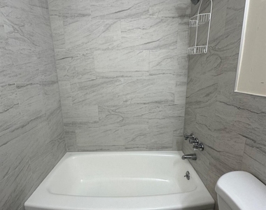 123 S Adelaide Avenue - Photo Thumbnail 15
