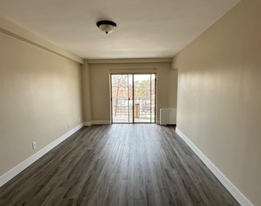 123 S Adelaide Avenue - Photo Thumbnail 5