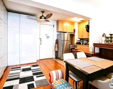 200 E 28th Street - Photo Thumbnail 2