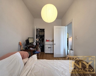 7 E 93rd Street - Photo Thumbnail 4