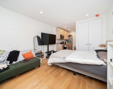 344 W 17th Street - Photo Thumbnail 1