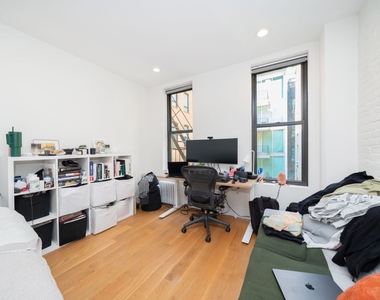 344 W 17th Street - Photo Thumbnail 2