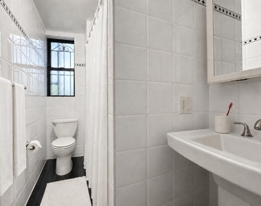 280 Riverside Drive - Photo Thumbnail 4