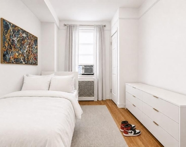 280 Riverside Drive - Photo Thumbnail 5
