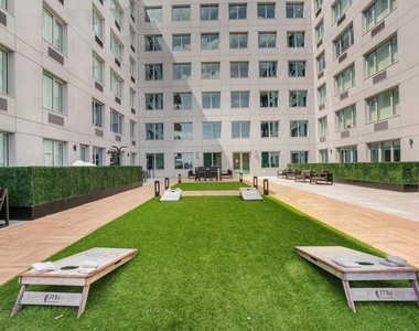 178-02 Hillside Avenue - Photo Thumbnail 9