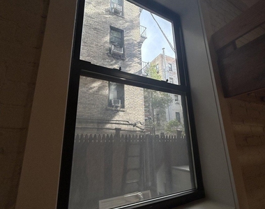 318 W 106th Street - Photo Thumbnail 9