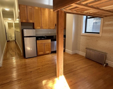 318 W 106th Street - Photo Thumbnail 4