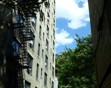 318 W 106th Street - Photo Thumbnail 6