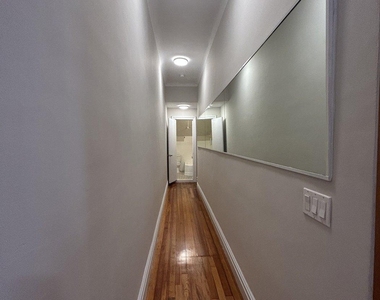 318 W 106th Street - Photo Thumbnail 5
