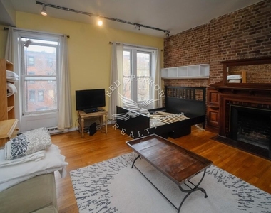 67 W 83rd Street - Photo Thumbnail 2