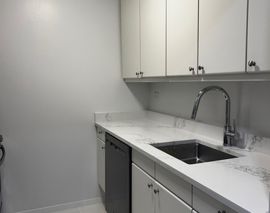 106 Central Park S - Photo Thumbnail 7