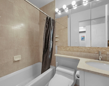250 E 40th Street - Photo Thumbnail 9