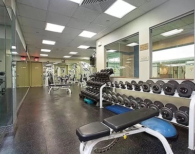 250 E 40th Street - Photo Thumbnail 11