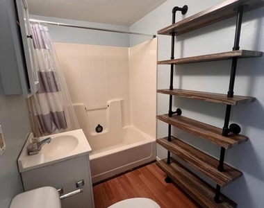 109 E Congress Street - Photo Thumbnail 4