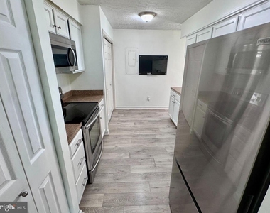 2038 Dewey Drive - Photo Thumbnail 9