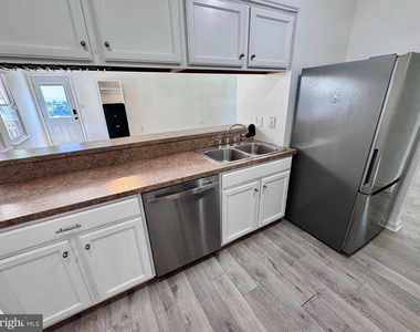 2038 Dewey Drive - Photo Thumbnail 11
