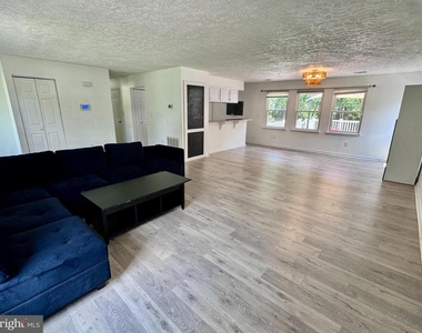 2038 Dewey Drive - Photo Thumbnail 4