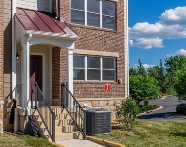 961 Woodstock Commons Drive - Photo Thumbnail 3