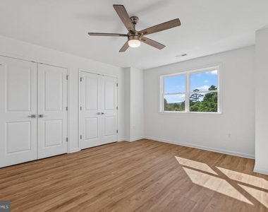 963 Woodstock Commons Drive - Photo Thumbnail 21