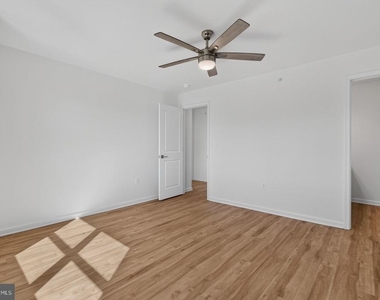 965 Woodstock Commons Drive - Photo Thumbnail 22