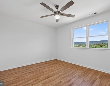 965 Woodstock Commons Drive - Photo Thumbnail 17