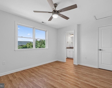 973 Woodstock Commons Drive - Photo Thumbnail 14