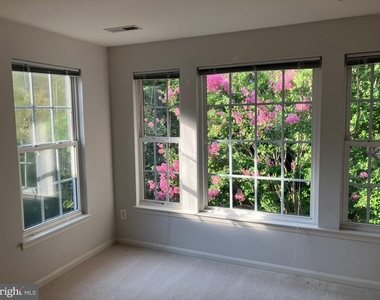 6357 Cullen Place - Photo Thumbnail 5
