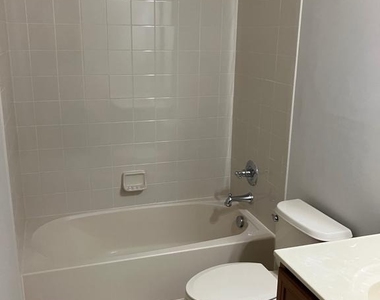 5622 Arrowfield Terrace - Photo Thumbnail 10