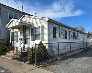 303 4th Avenue - Photo Thumbnail 8