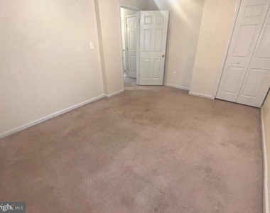 9241 Greenshire Drive - Photo Thumbnail 10