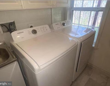 9241 Greenshire Drive - Photo Thumbnail 2