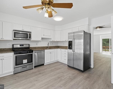 46601 Carriage Court - Photo Thumbnail 5