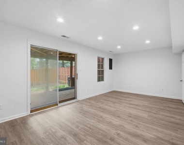 46601 Carriage Court - Photo Thumbnail 18
